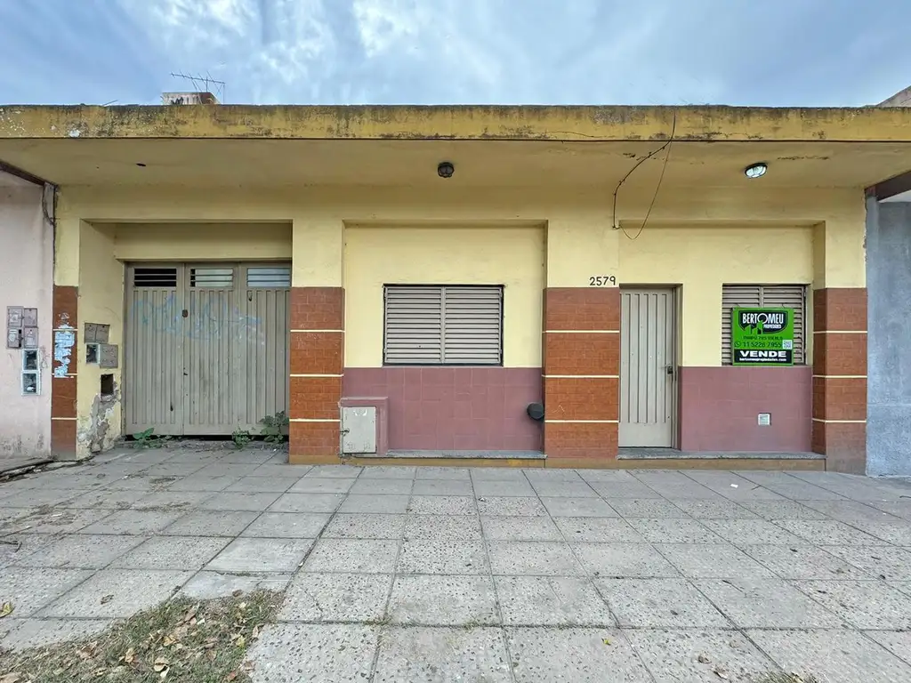 2 LOCALES EN BLOQUE EN VENTA