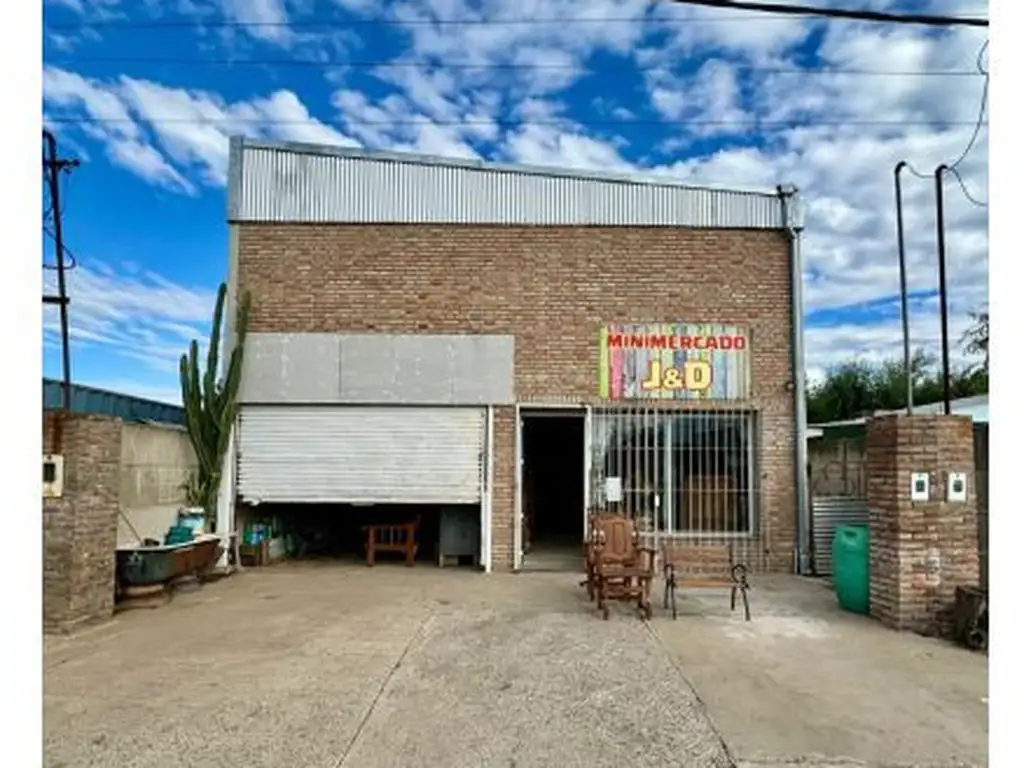 VENTA de galpón con oficina y local comercial - San Juan 1600