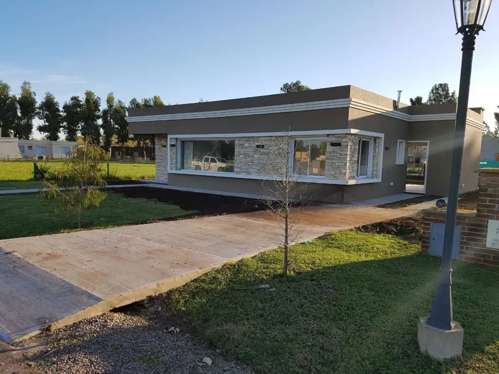 Casa en venta en barrio La Cesarina, General Rodríguez