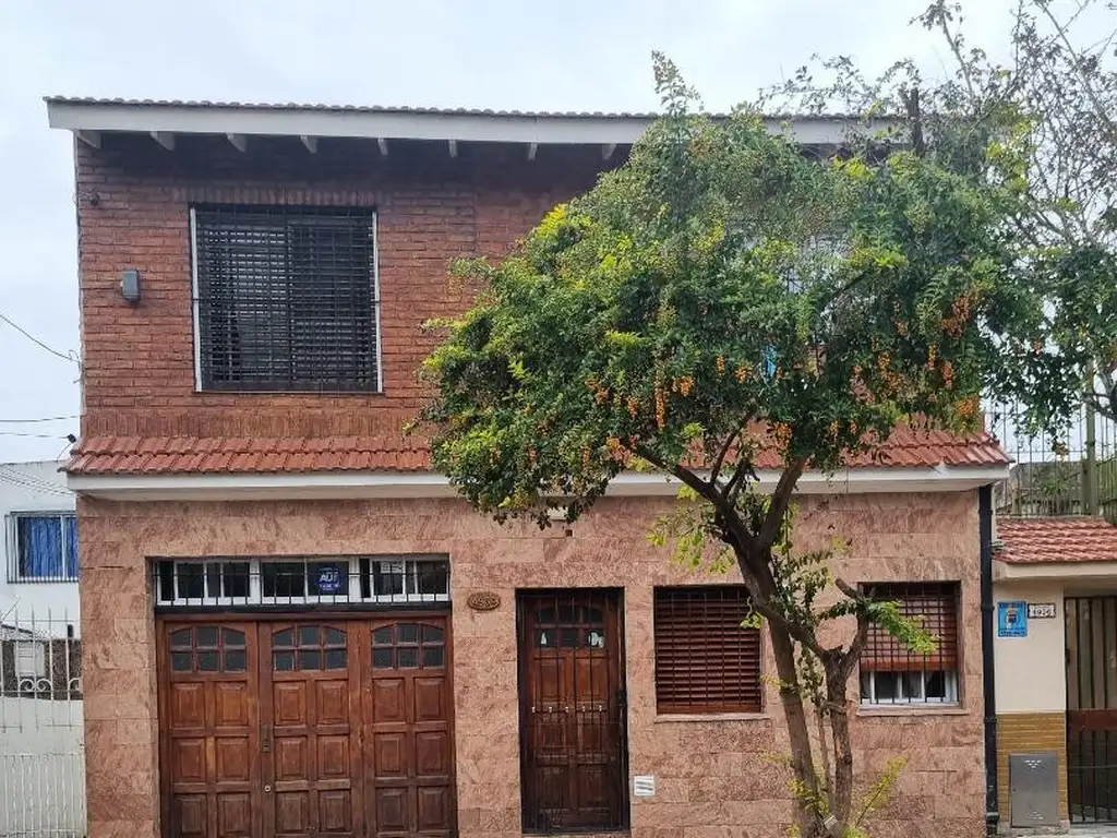 Venta PH tipo casa, 3 ambientes Remedios de Escalad