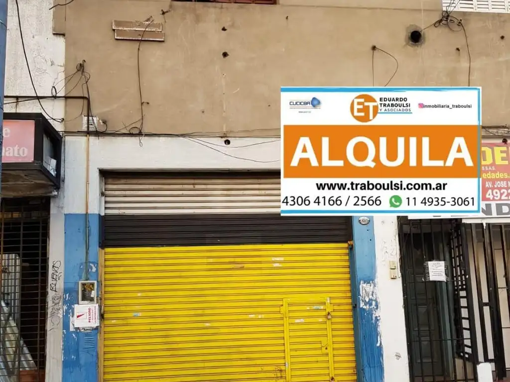 Local comercial sobre Av Entre Rios.