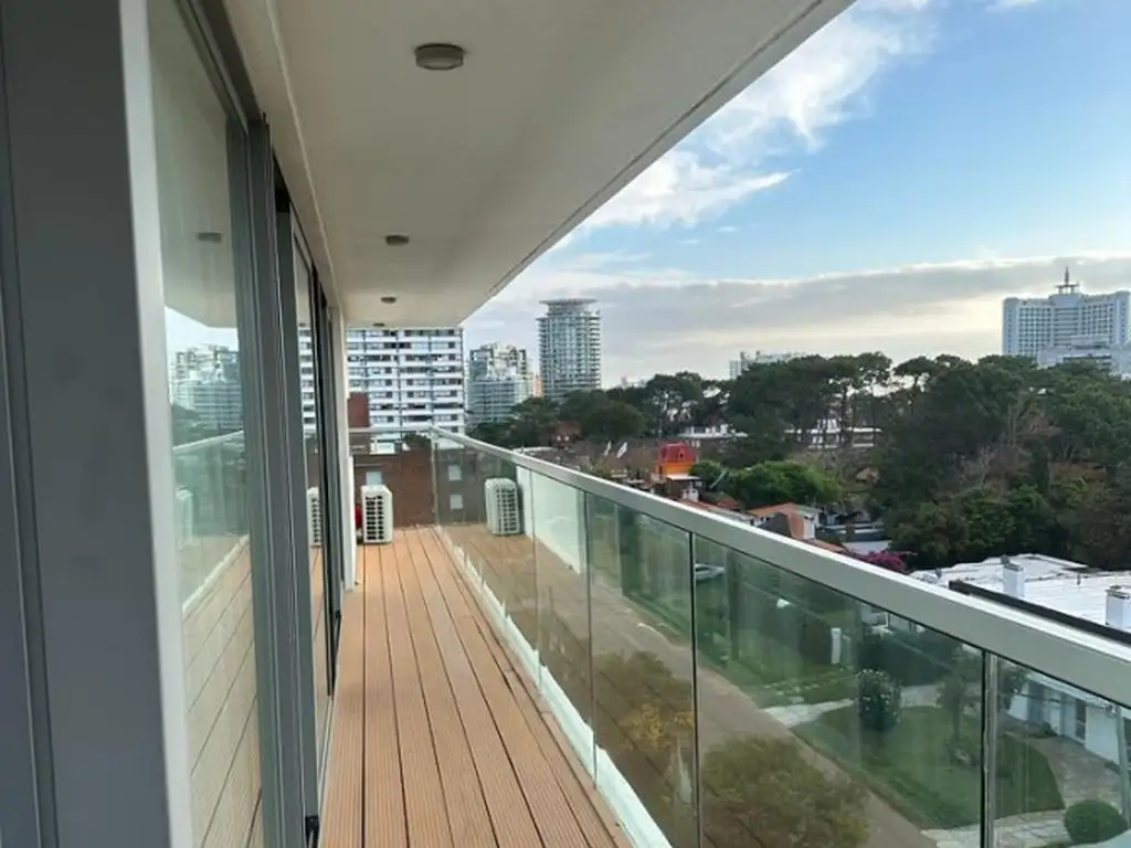 Apartamento en venta de 2 dormitorios en Punta Del Este