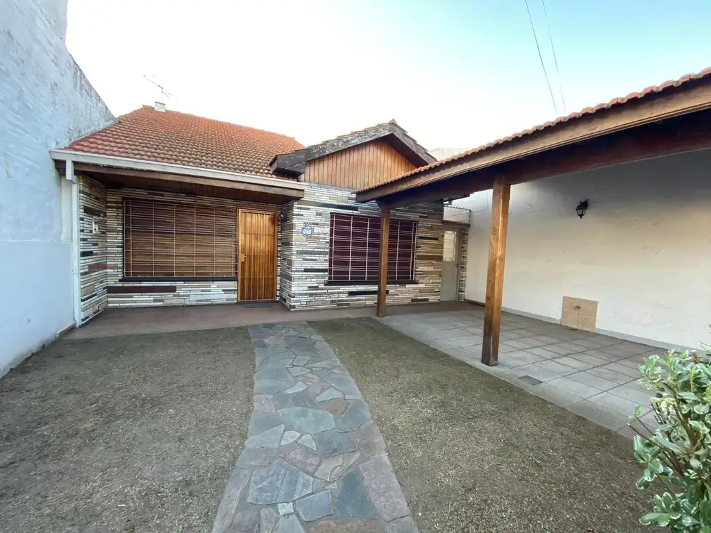 Casa de cuatro ambientes en Venta en Gerli, Avellaneda