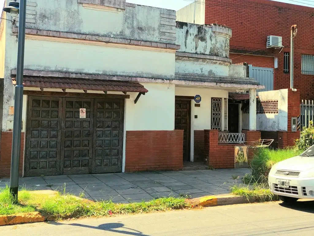 CASA A REFACCIONAR CON EXCELENTE EN ZONA INDUSTRIAL