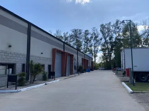 Depósito en  Venta en Micro Parque Industrial con Seguridad 24hs