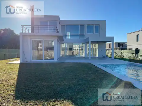 Casa en venta con financiación en La Calesa- Pilar