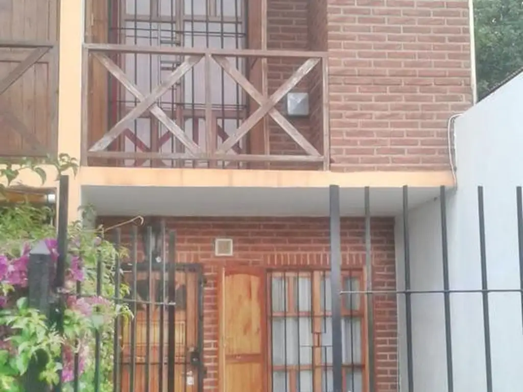 Comodo triplex en San Bernardo