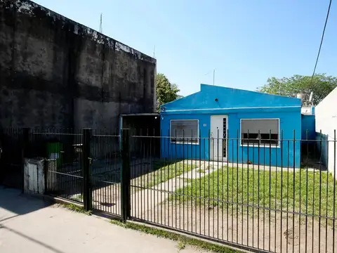 CASA EN VENTA A REFACCIONAR EN LA PLATA