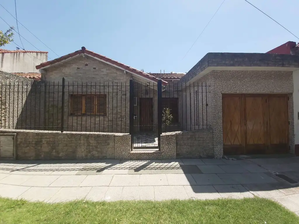 Casa 4 Ambientes en Venta en Villa Maipú