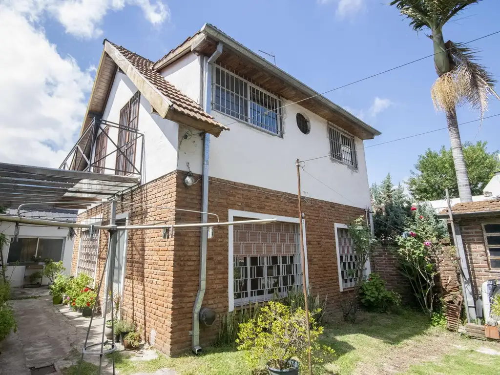 Ph de tres ambientes en venta, en Martínez