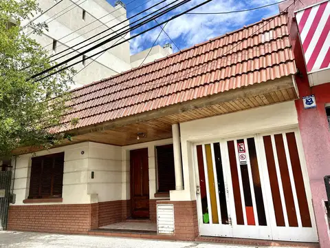 casa a la venta en lujan centro Mariano moreno al 1300