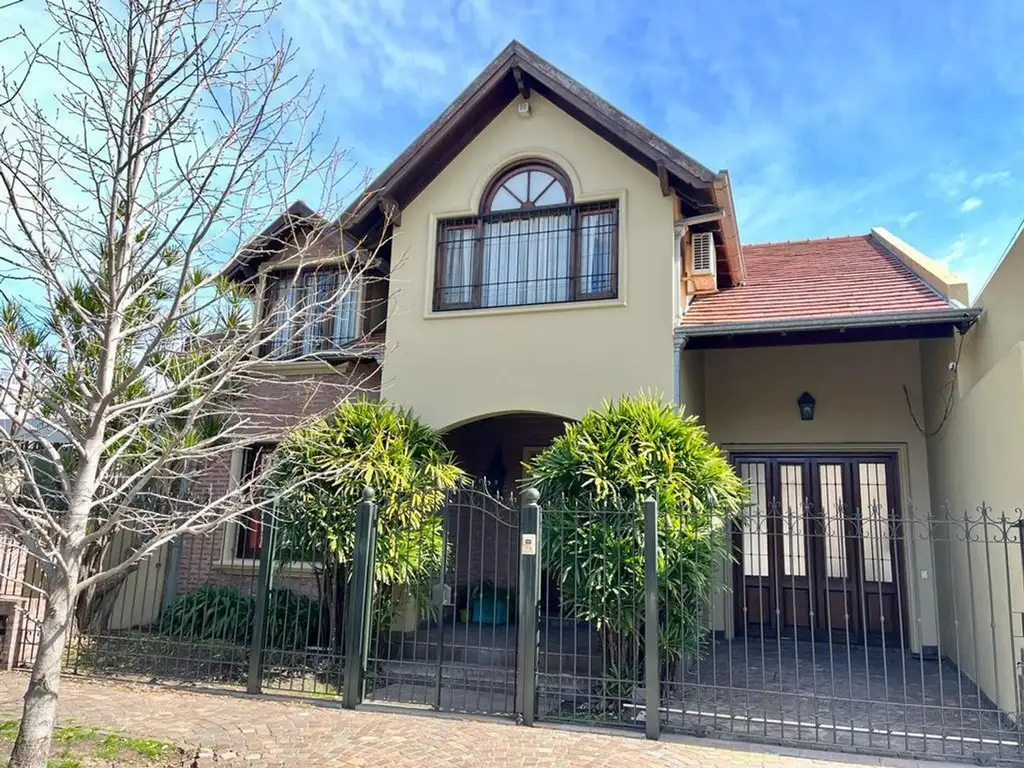 Chalet en venta en Castelar Norte.