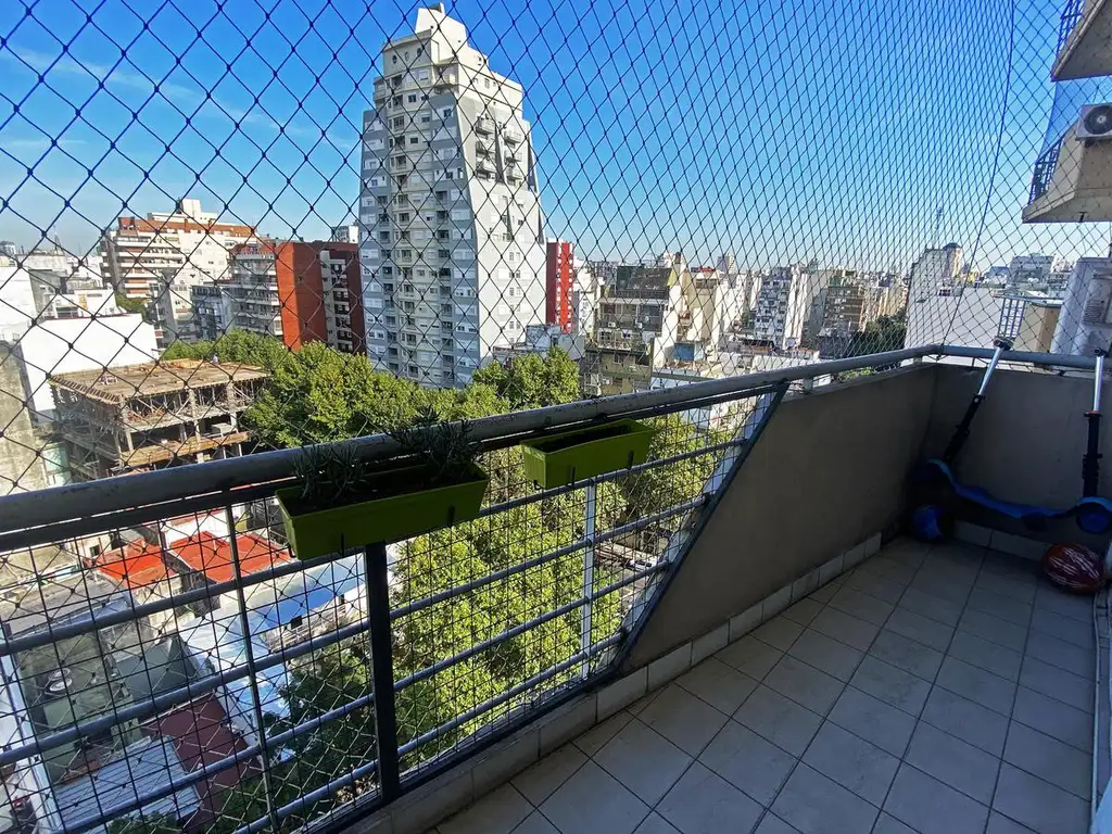 VENTA DEPARTAMENTO 3 AMBIENTES SEMIPISO - COCHERA - BALCON - VISTA ABIERTA ALMAGRO