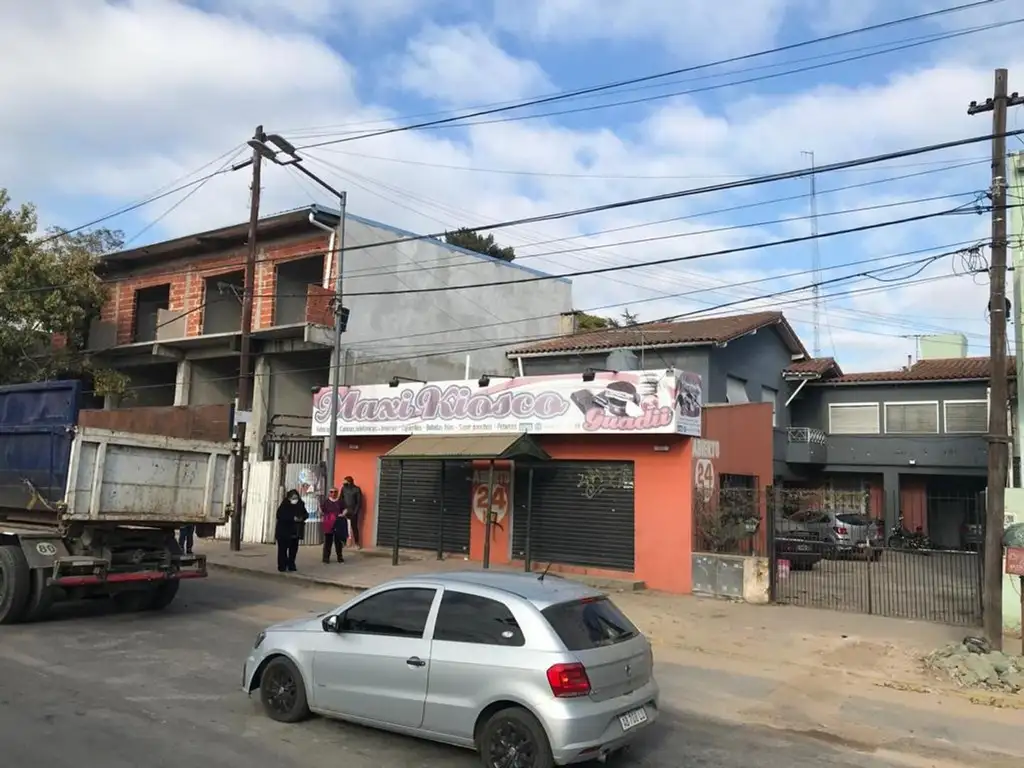 LOCAL COMERCIAL CON GALPON + VIVIENDA MULTIFAMILIAR