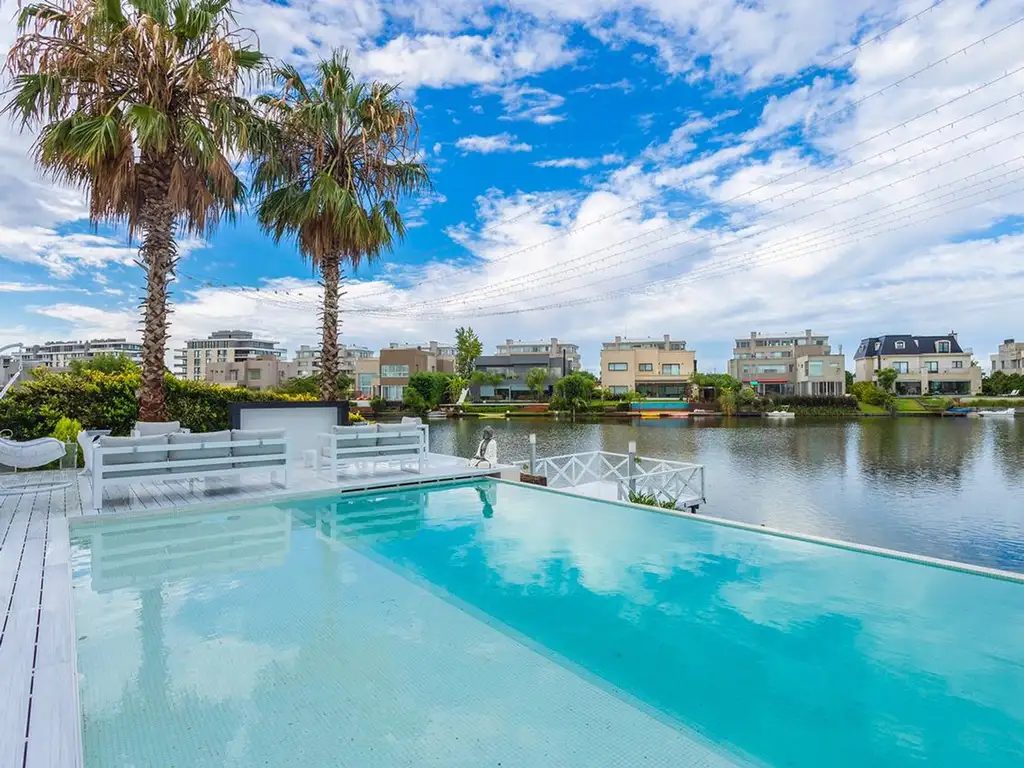 Venta Casa a la Laguna Nuevo Quilmes Piscina