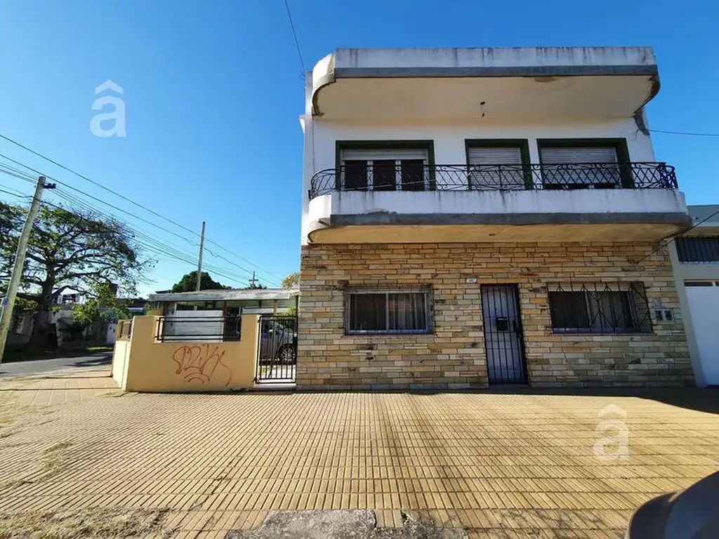 Villa Ballester - P/H Tres Ambientes c/ Cochera - Venta.