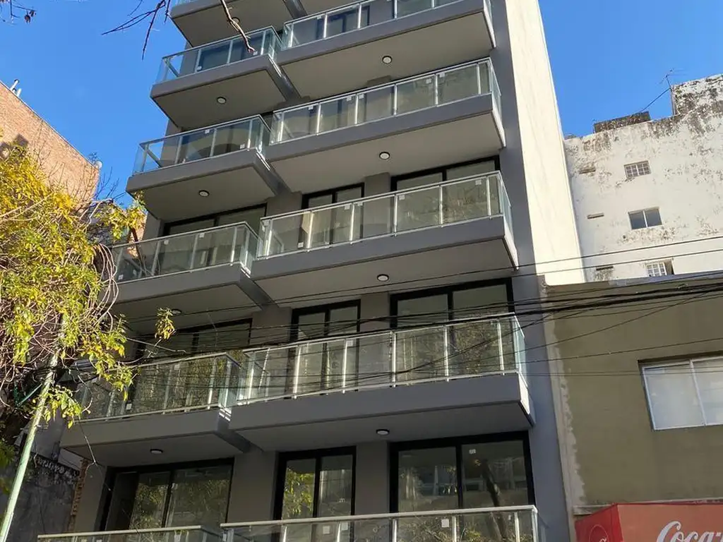 VENTA EXCELENTE MONOAMBIENTE DIVISIBLE- LUMINOSO MUY BUENA UBICACION EN BELGRANO CHICO