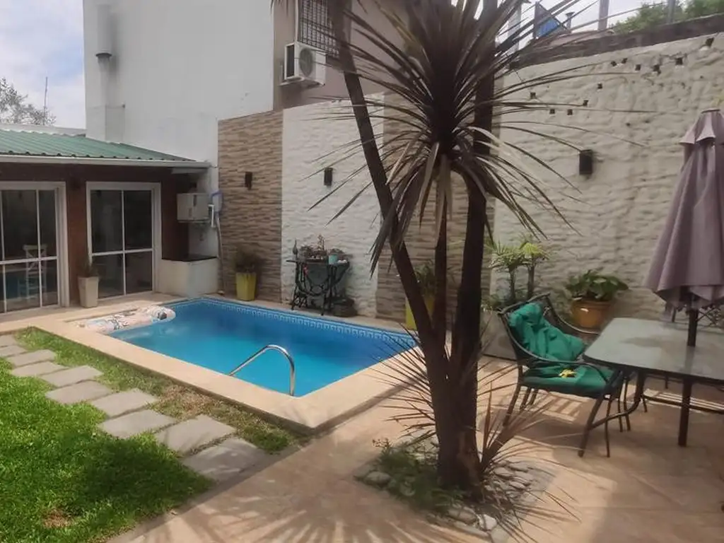 Casa en venta  - Bella Vista - permutaria por pinamar