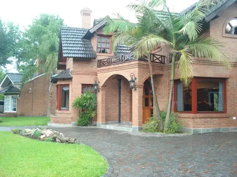 Casa en Venta - 4 ambientes - USD 350.000