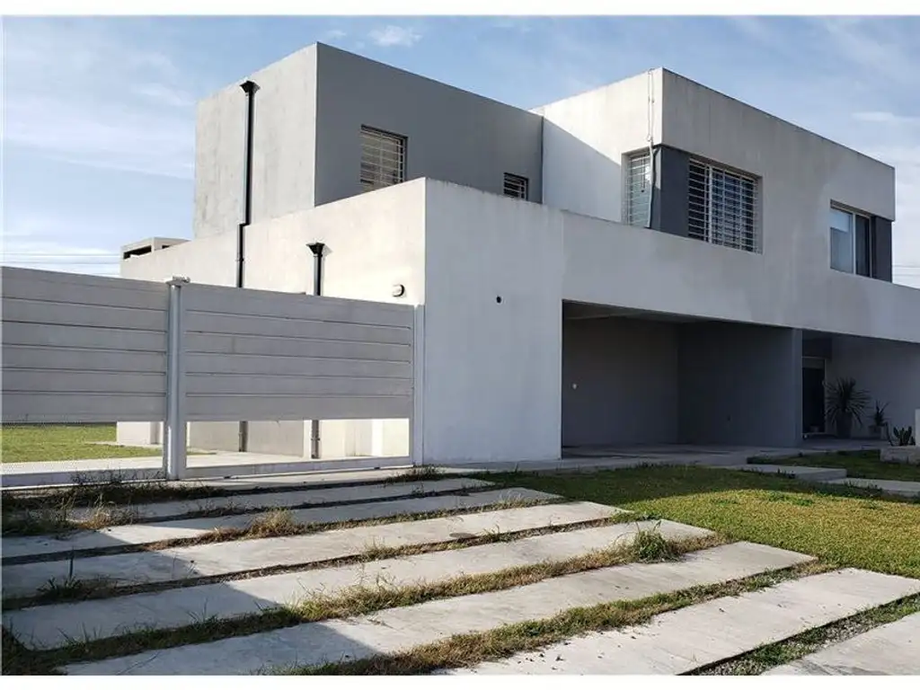 VENTA CASA EN BARRIO "CASAS DEL ESTE" PILAR