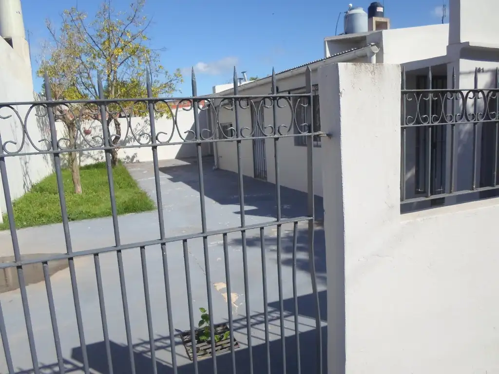 OPORTUNIDAD  IMPECABLE  GARAGE  AMPLIO PATIO