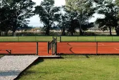 Actividades deportivas futbol, tenis en Prados del Oeste en Gral. Hornos 2800 en Moreno, Buenos Aires
