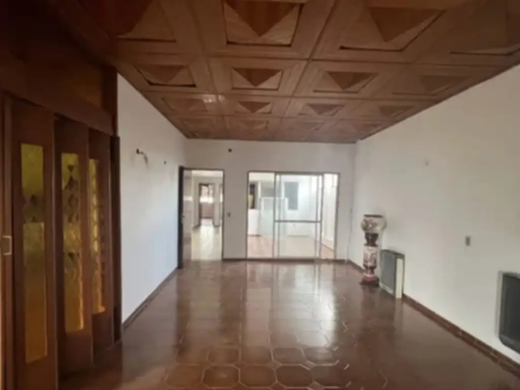 VENDO DEPARTAMENTO 5 AMB. EN 1ER PISO APTO PROFESIONAL EN CENTRO DE LA PLATA