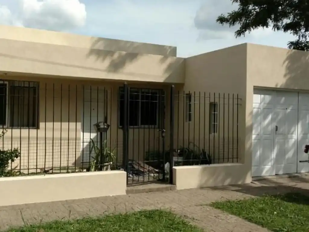 CASA EN VENTA EN BARRIO PARQUE ESPERANZA