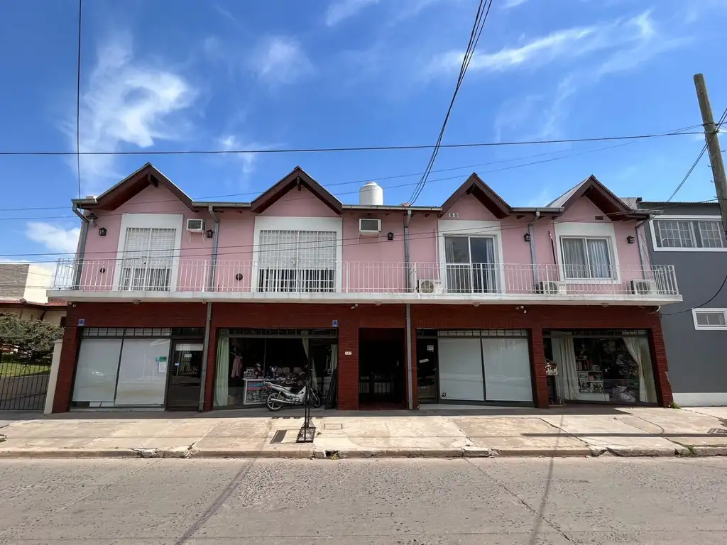 DEPARTAMENTO TIPO CASA EN CENTRO LOS CARDALES: CON QUINCHO Y PARRILLA