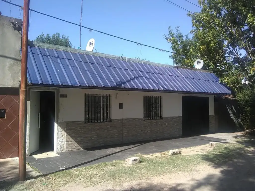 Casa en venta - 2 dormitorios 1 Baño - Cochera - Punta Lara, Ensenada