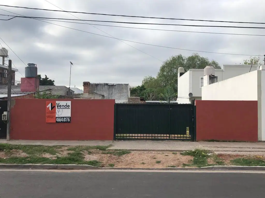 Lote Baldio, a mts de Av Gaspar Campos, sobre asfalto, red de gas natural y cloacas - TOMA DPTO.