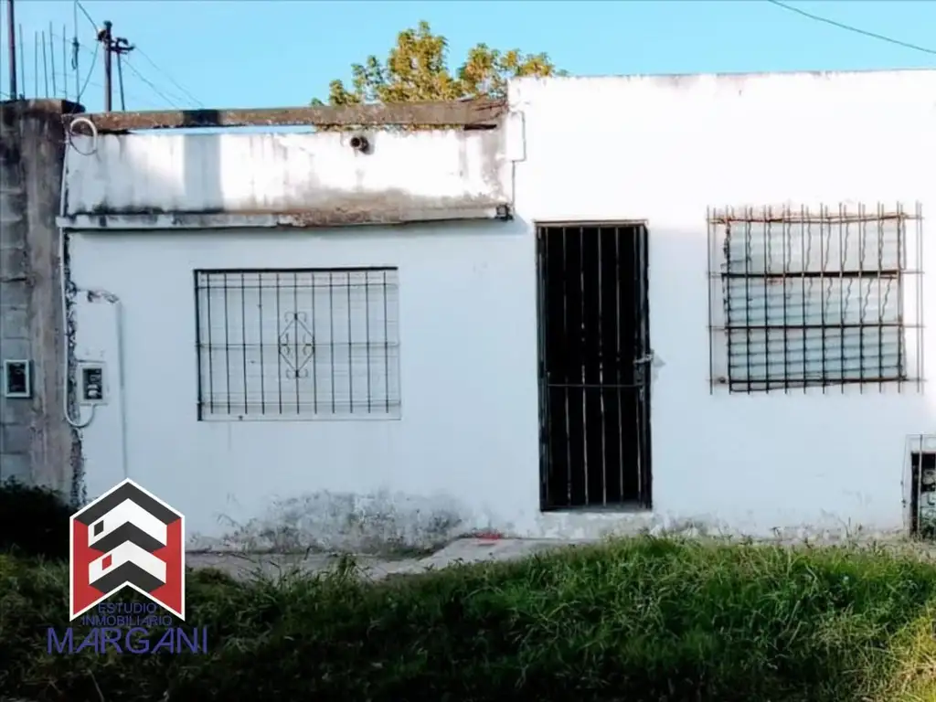 Casa 4 Amb c/ Cochera + Local al frente - SE TOMAN VALORES -