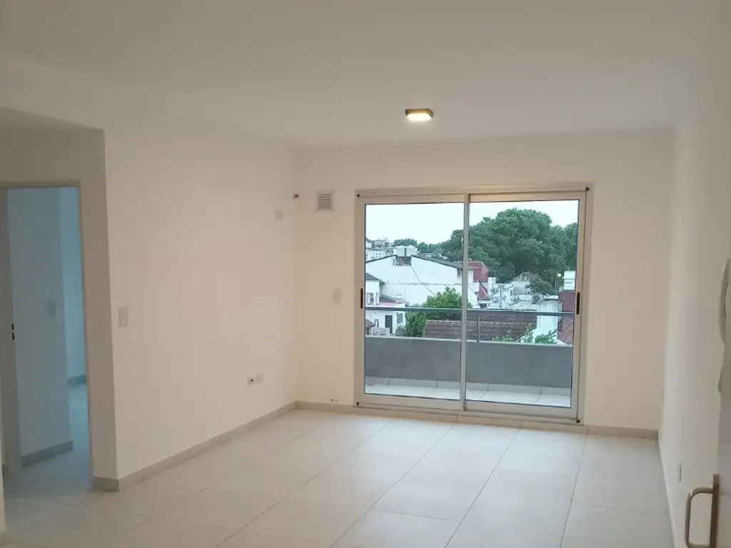 EXCLUSIVO 2 AMBIENTES CON TERRAZA PROPIA VILLA BALLESTER