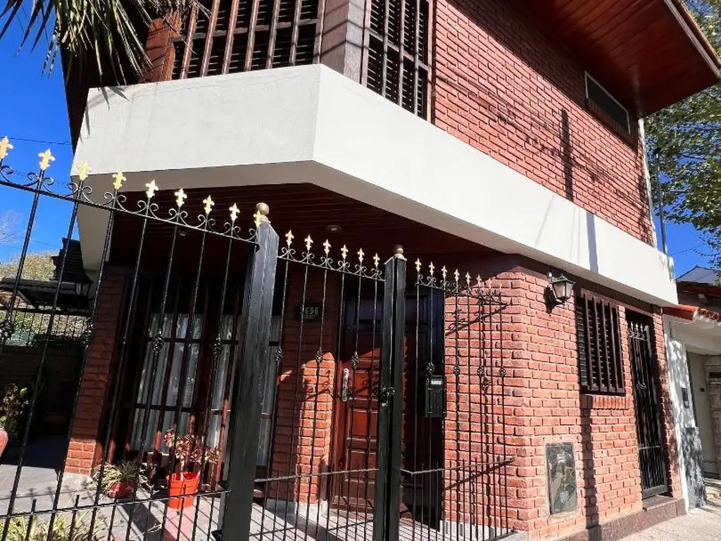 Casa de 4 amb. Barrio La Perla