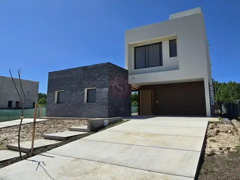 Casa en Venta en Barrio Santa Ana, Villanueva