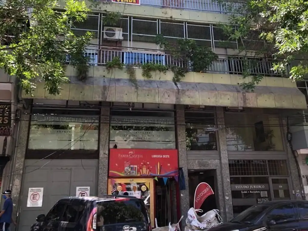 VENTA DEPARTAMENTO PISO DE CUATRO AMBIENTES MORON CENTRO