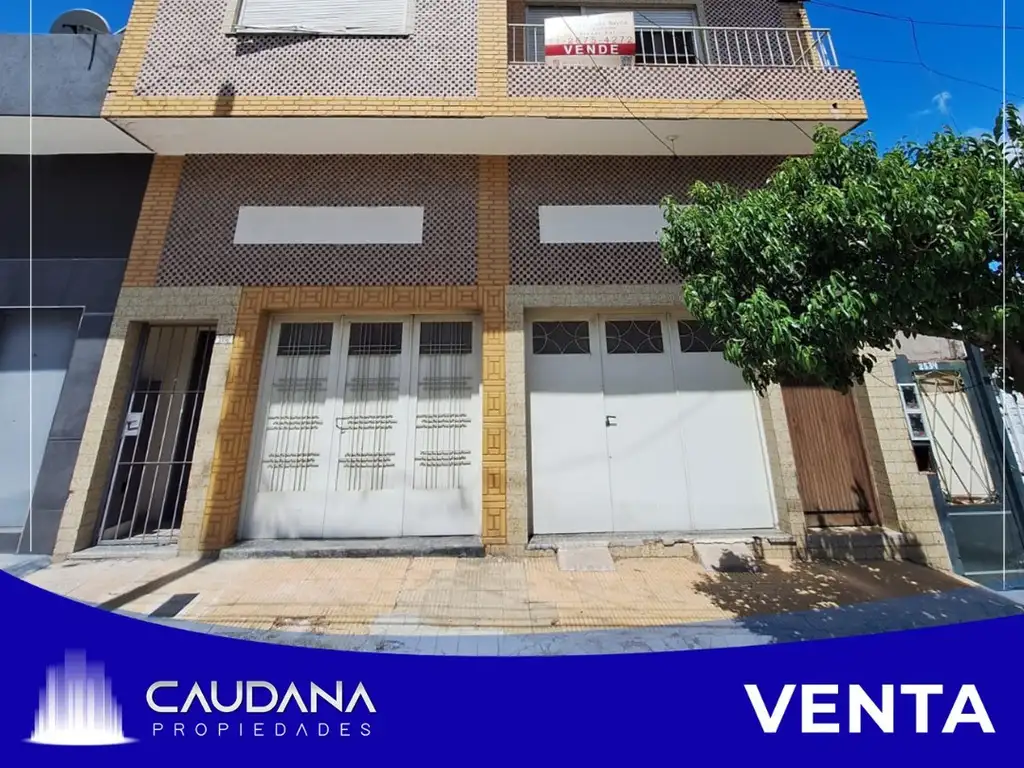 Casa multifamiliar en venta en La Tablada