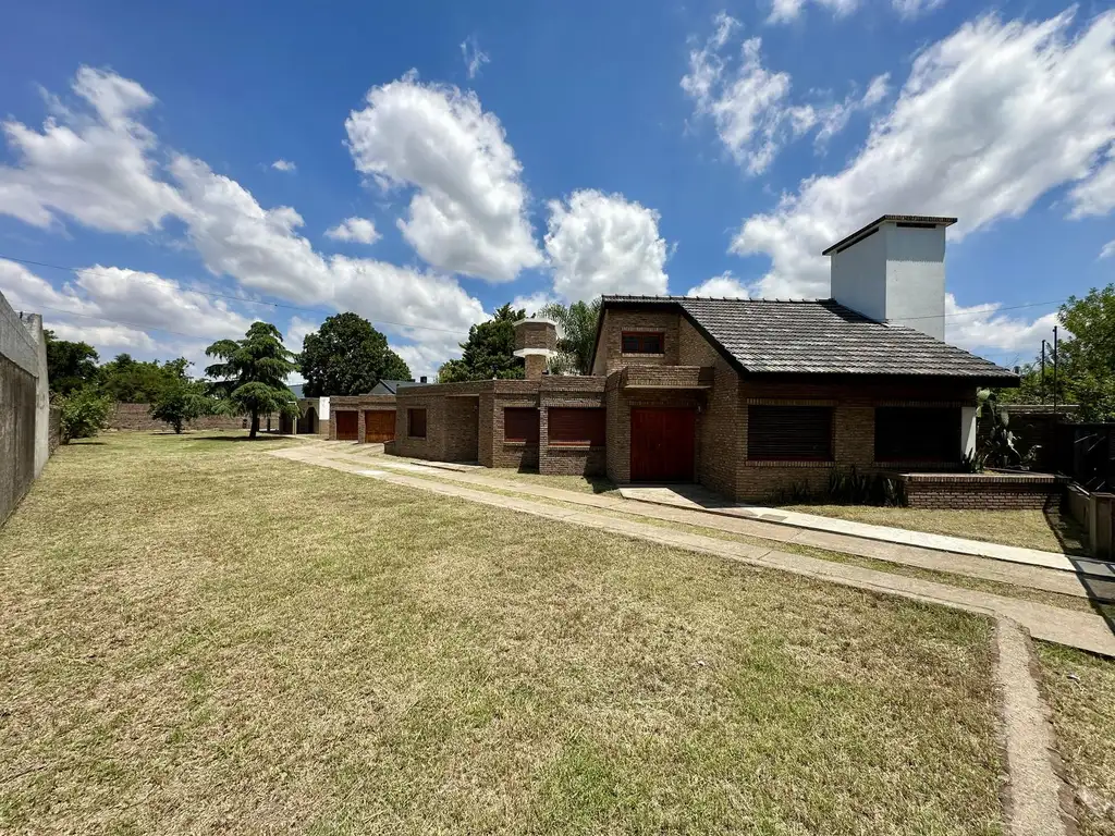 Casa en ARROYO SECO - CON GRAN TERRENO