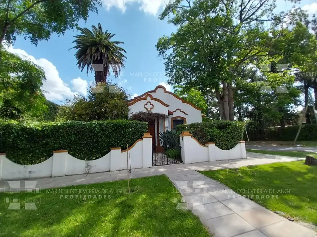 Casa Colonial en una planta, Excelente ubicación