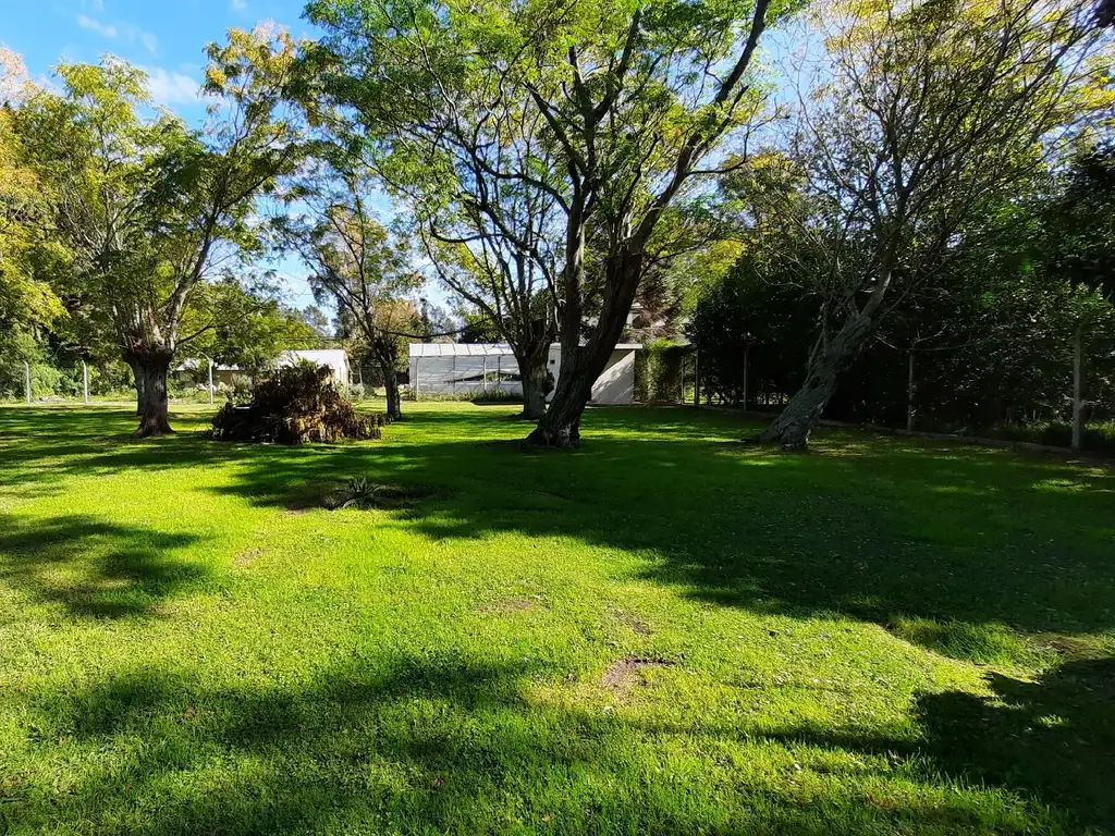 Casa Quinta sobre 2 lotes, a 100 m de la Ruta 36 y a 300 m del cruce con Ruta - El Pato