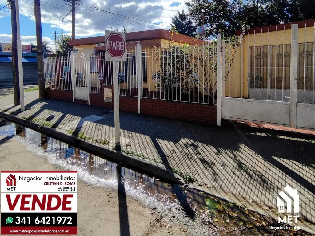 CASA 2 DORMITORIOS - OPORTUNIDAD EN CAPITAN BERMUDEZ