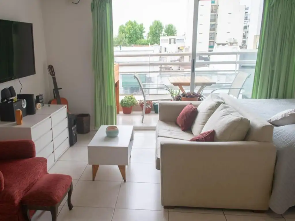 MONOAMBIENTE CON BALCÓN EN VENTA | COGHLAN