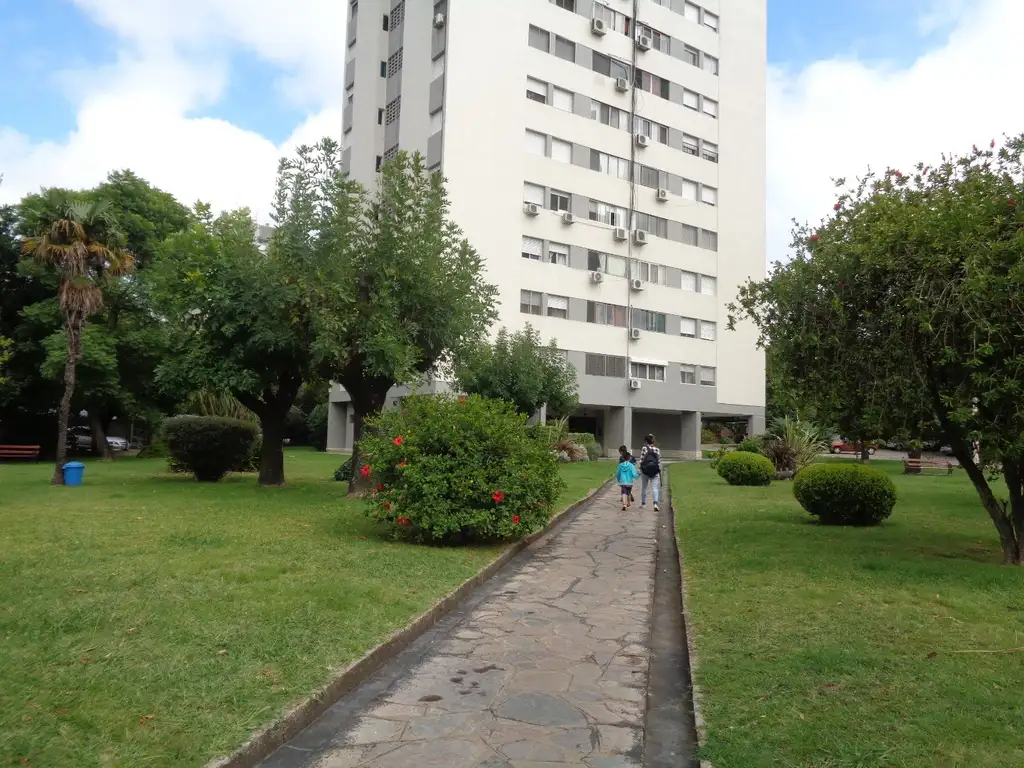 Edificio  60- Excelente 3 ambientes totalmente reciclado