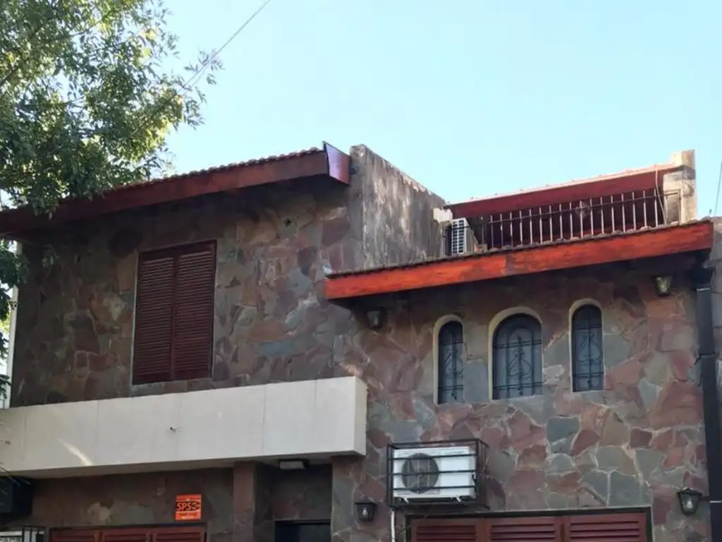 Casa de 5 amb en excelente estado con pileta