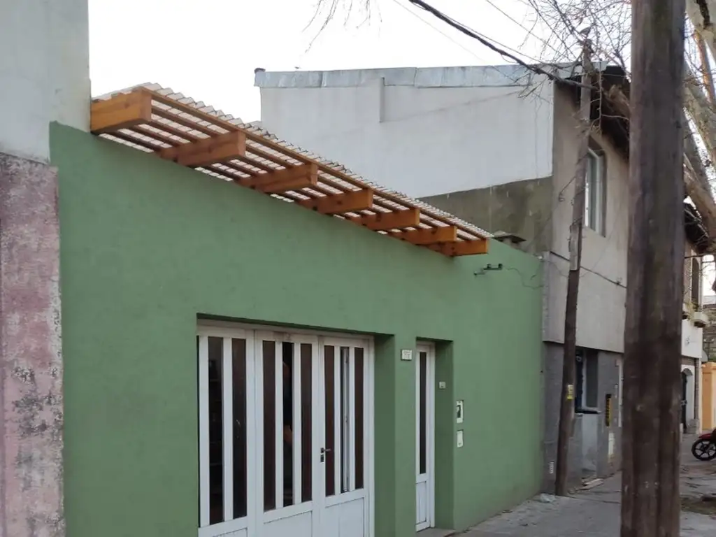 CASA EN ARROYITO