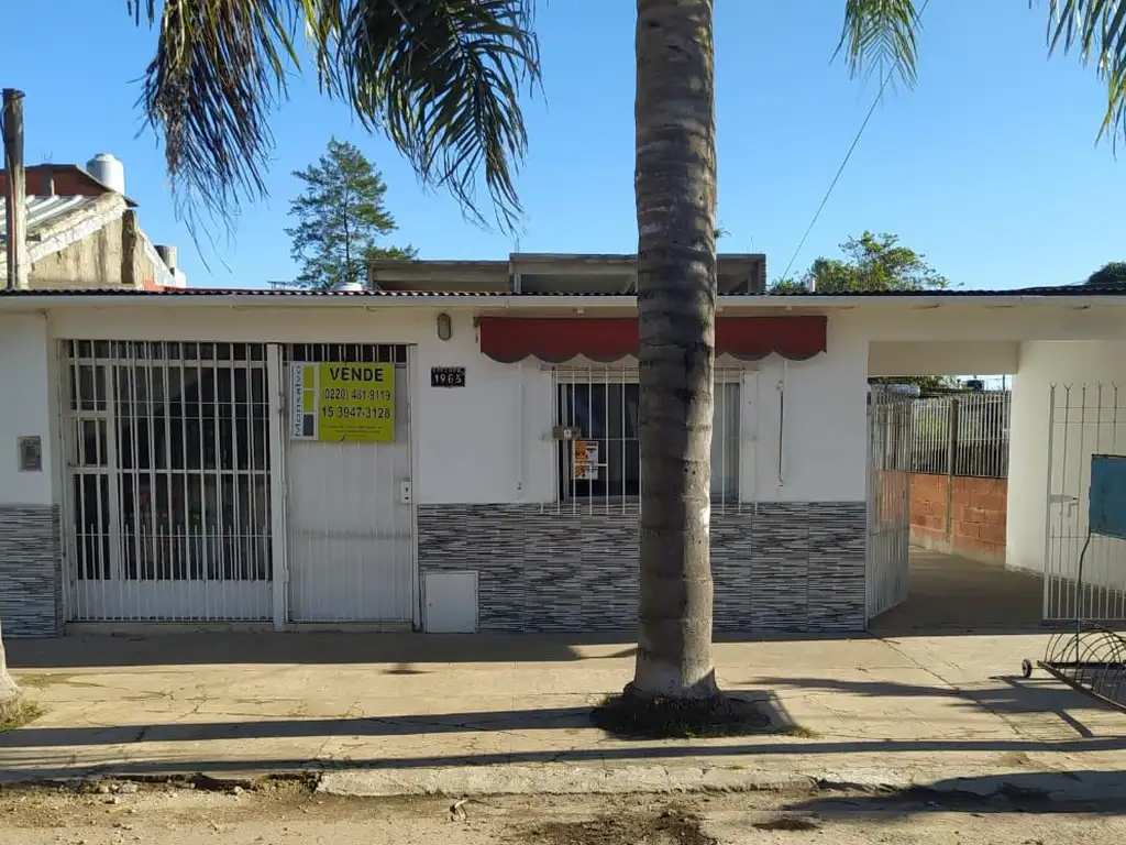 2 CASAS y 2 LOCALES en Libertad.