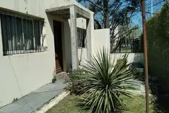 Casa en venta - 1 dormitorio 1 baño - Cochera - 528mts2 - Manuel B. Gonnet, La Plata