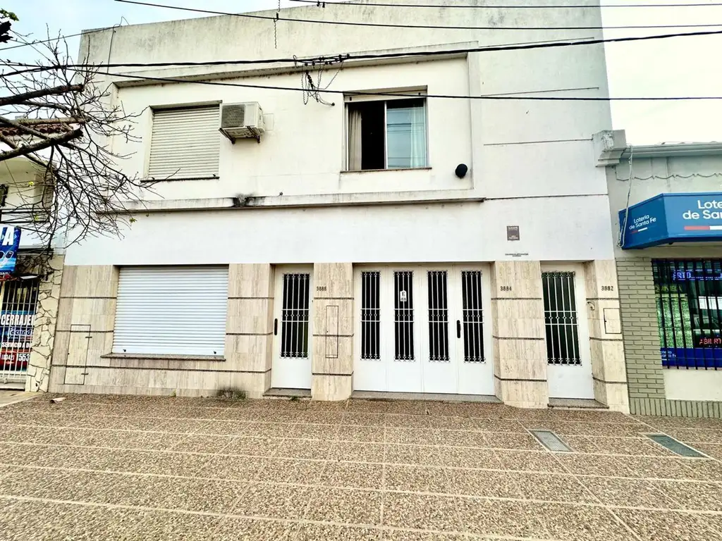 SE VENDE IMPECABLE CASA EN FRAY CAYETANO R. 3800