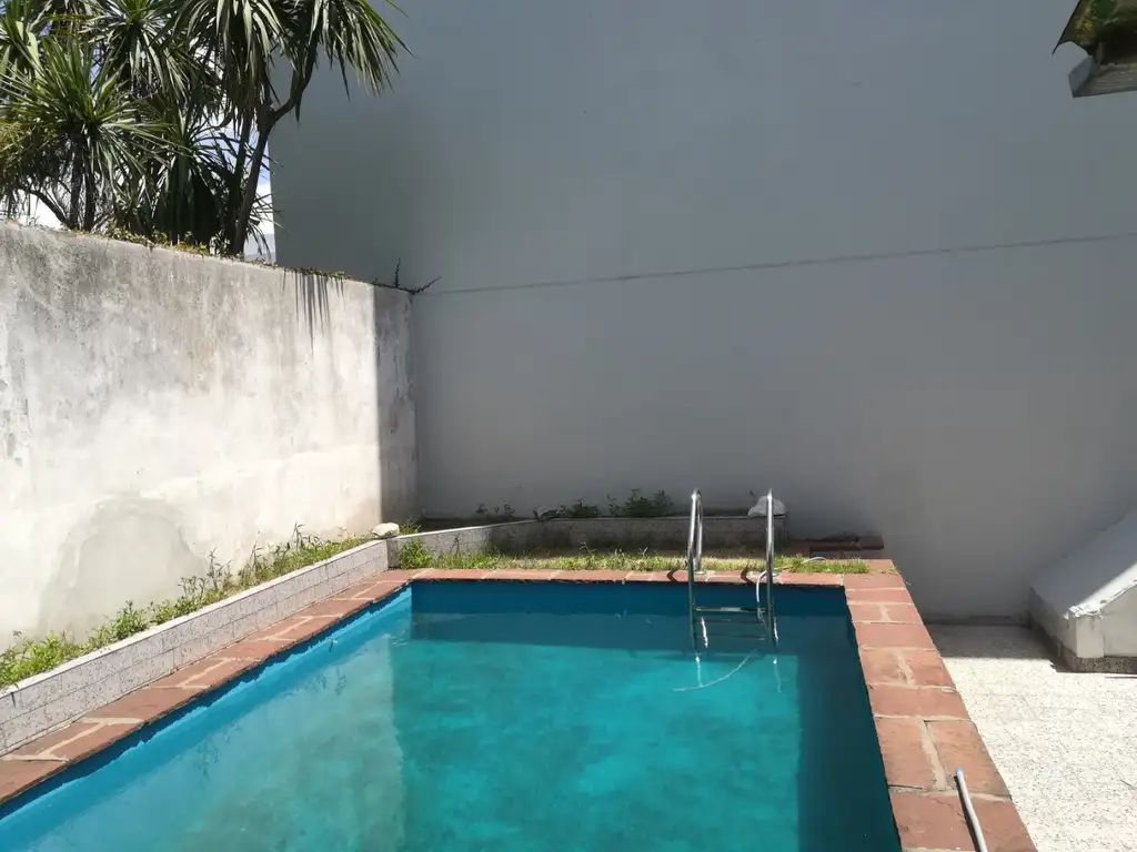 VENTA DE PH DE 5 AMB. AL FRENTE CON PATIO Y PILETA  EN ZONA EXCLUSIVA  DE VILLA DEVOTO