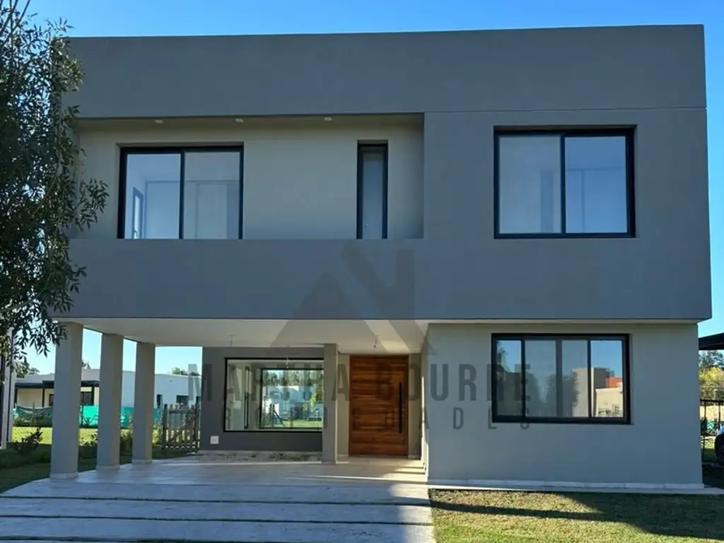 Casa  en Venta en Santo Tomas, Pilar, G.B.A. Zona Norte